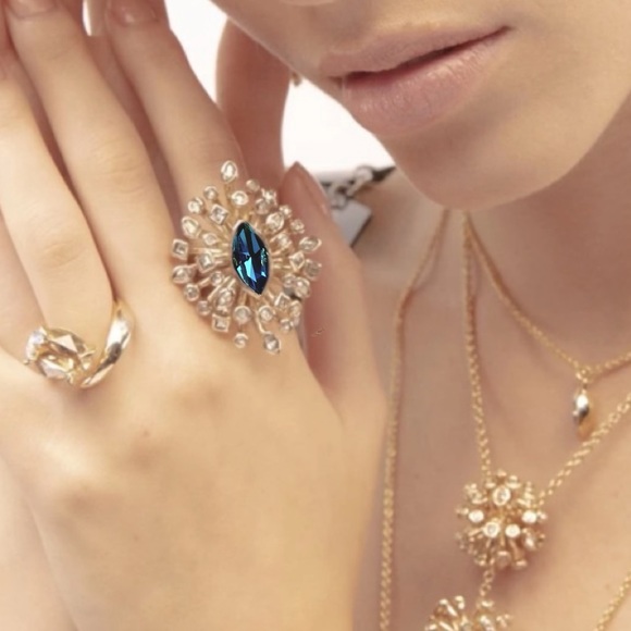 ALEXIS BITTAR • Navette Crystal Burst Cocktail Ring - Picture 3 of 5